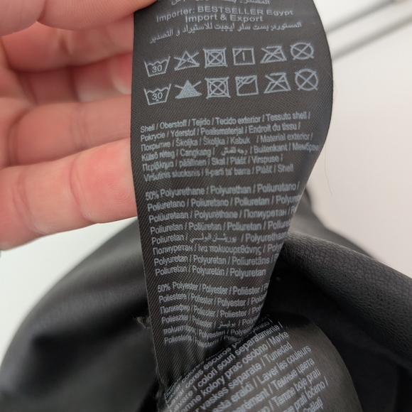 Vero Moda Faux Leather Black Mini Skirt In Size Large - Picture 6 of 6